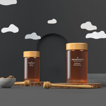 Healthy Breakfast with Cretan Organic Thyme Honey Healthy breakfast with Cretan Organic Thyme Honey