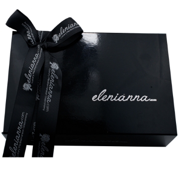 Toon details van Premium Kretenzische Tsikoudia Geschenkset - 4x200 ml, 35N, Gegraveerde Glazen. Afbeeldingen van Premium Kretenzische Tsikoudia Geschenkset - 4x200 ml, 35N, Gegraveerde Glazen.