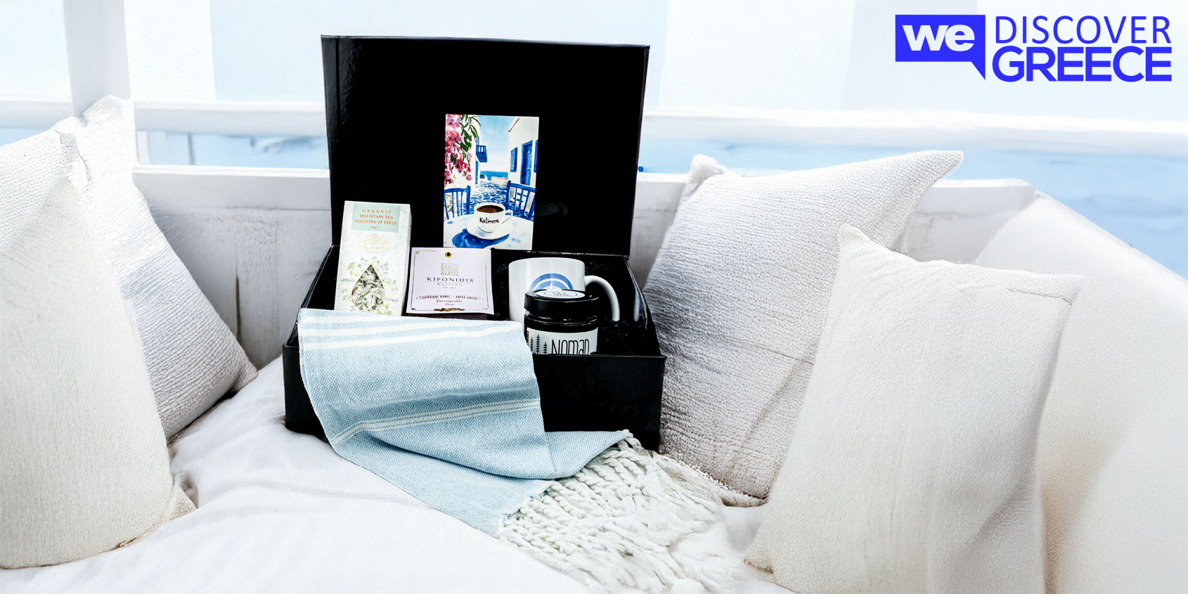 Griekse luxe geschenkmand met ambachtelijke olijfolie, honing en gastronomische lekkernijen in een premium presentatiedoos