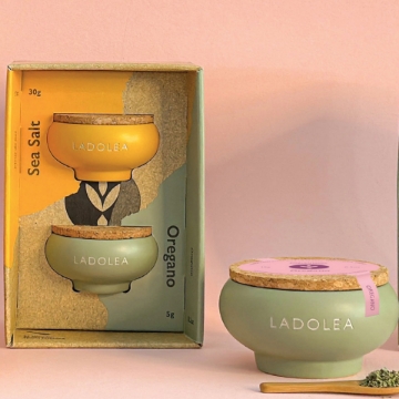 Handmade Ceramic Bowl with Greek Sea Salt & Oregano Ceramic seasoning bowl with Greek sea salt and oregano – accessory in the Greek Salad Luxury Gift Box